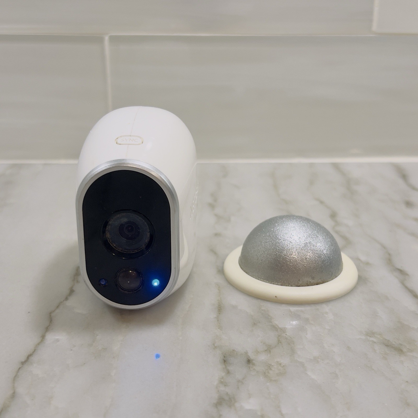 Arlo NETGEAR VMC3030 Add-on HD Security Camera With Magnetic Mount