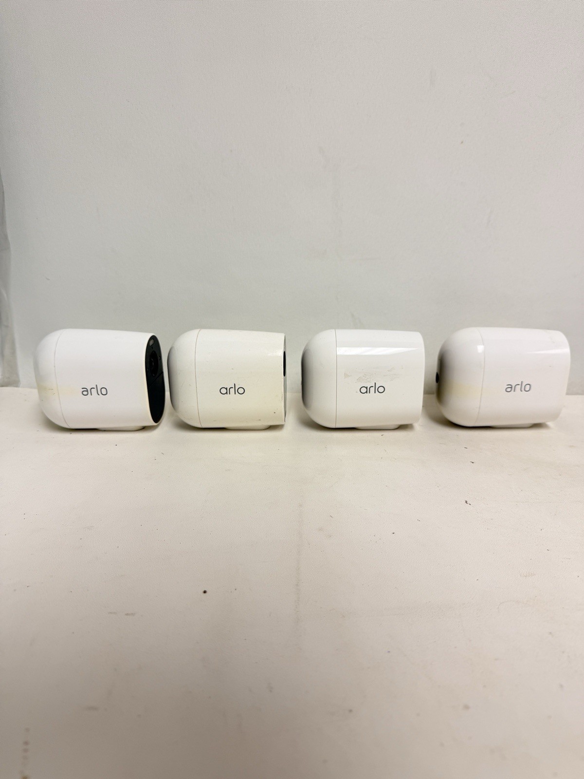 Arlo Essential Spotlight Camera – (4 Pack) VMK2430Y-1BYNAS. READ