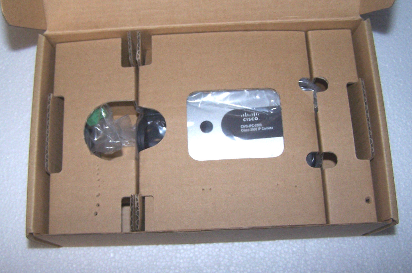 Cisco CIVS‑IPC‑2500 IP Camera 2500 Series Full Resolution Day/Night – New