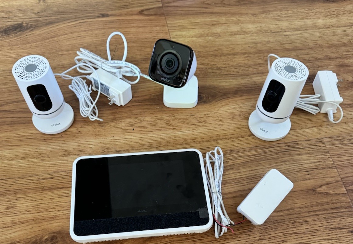Vivint Security System Outdoor Indoor Camera Control Panel Wiring