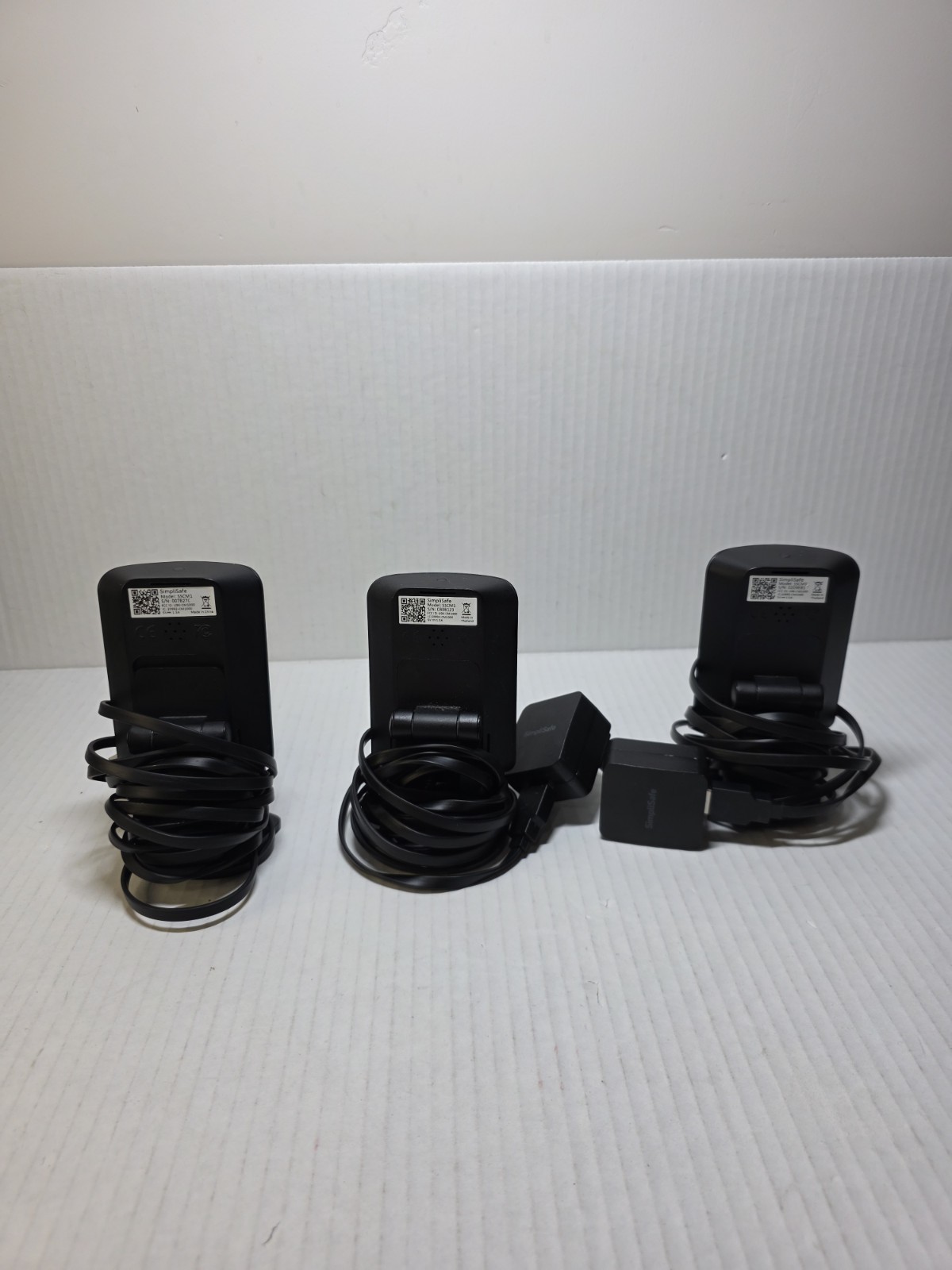 3 SimpliSafe SimpliCam SSCM1 1080p HD Indoor Security Cameras – Black