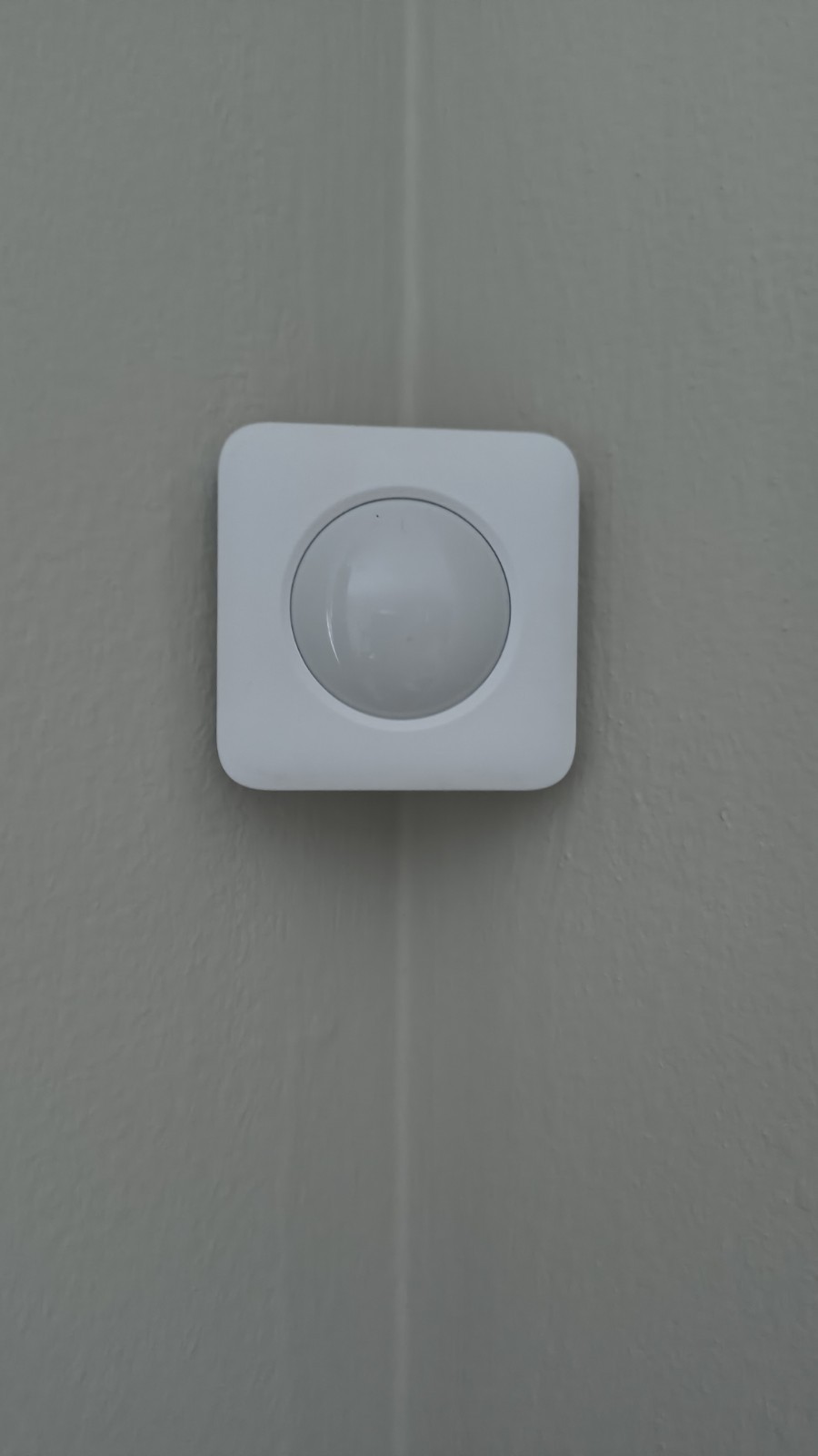 Simplisafe Security System Base Station Keypad Two Motion Sensor