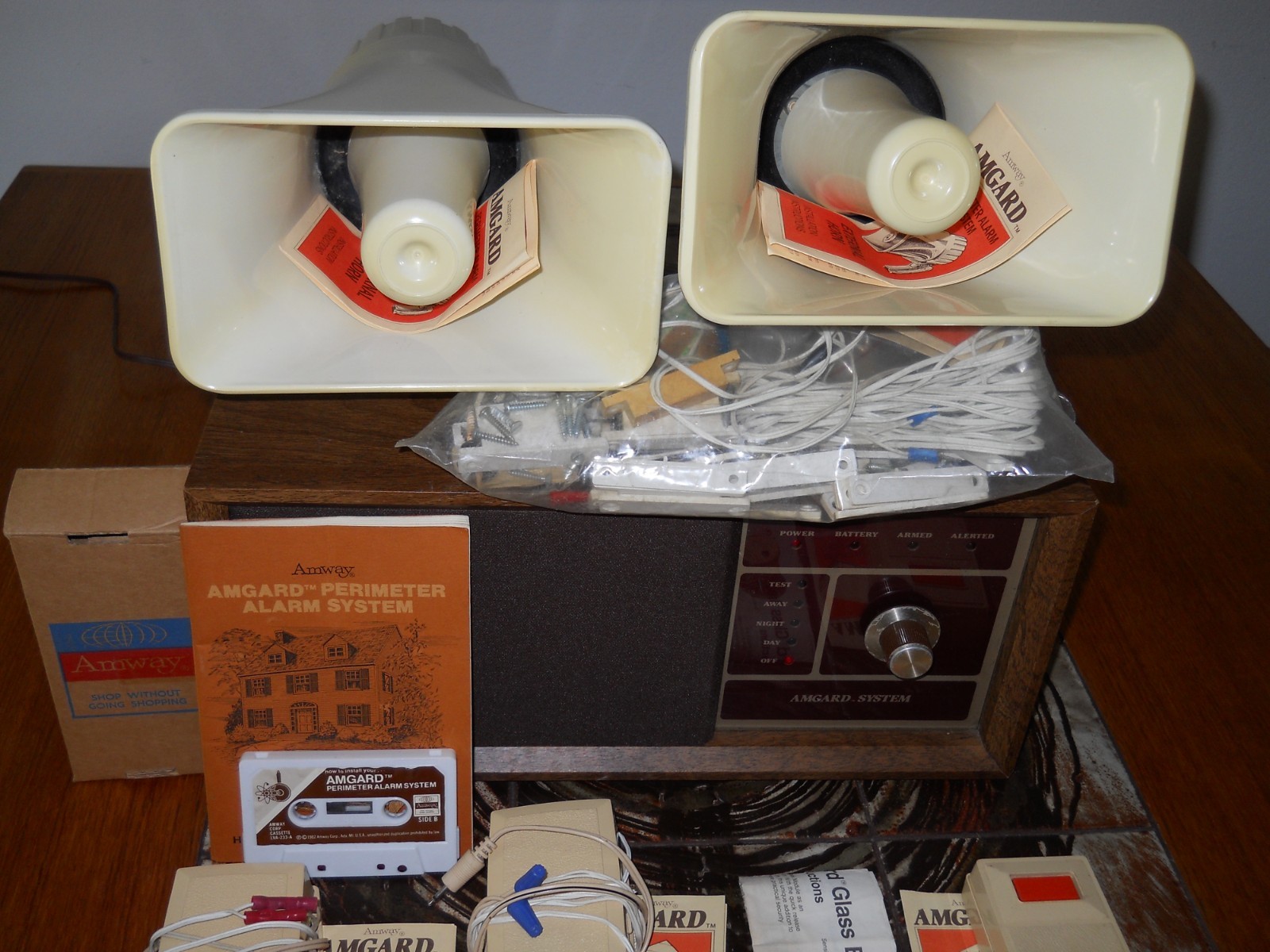 Vintage Amway Amgard Perimeter Alarm System Home Security Kit