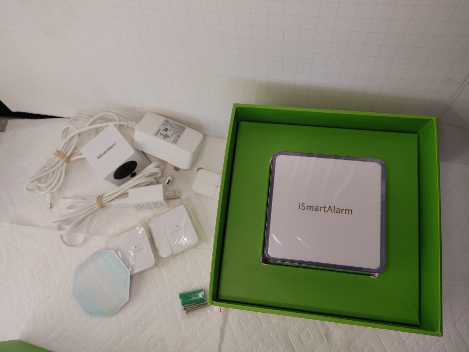 iSmartAlarm Wireless Smart Home Security System. Cube-remote Tag-motion-contact