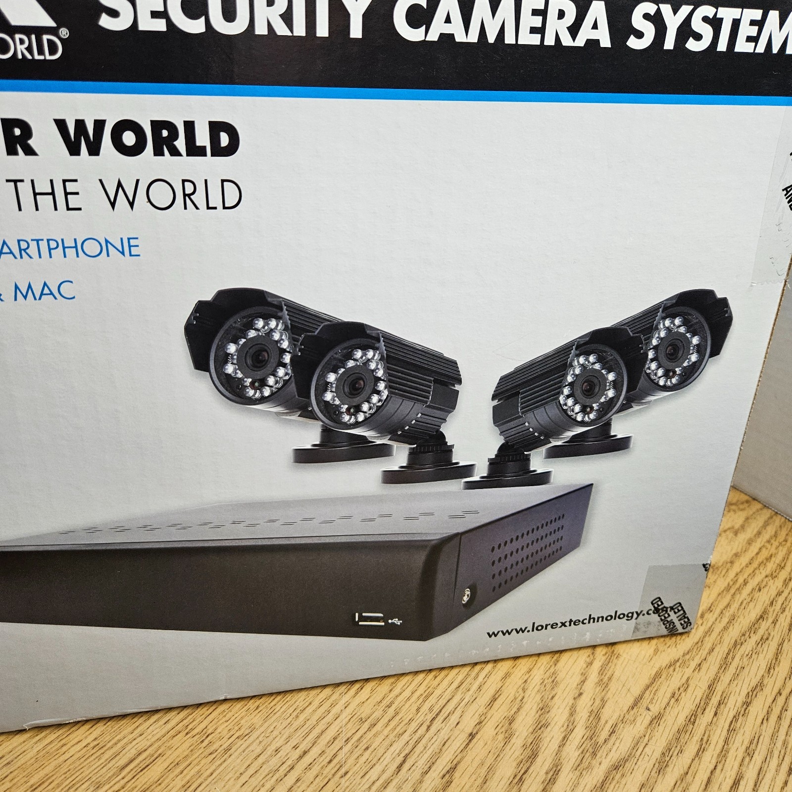 NEW LOREX LH010 Digital Video Recorder 500GB W/ 4x NEW CVC7572PK4B Cameras