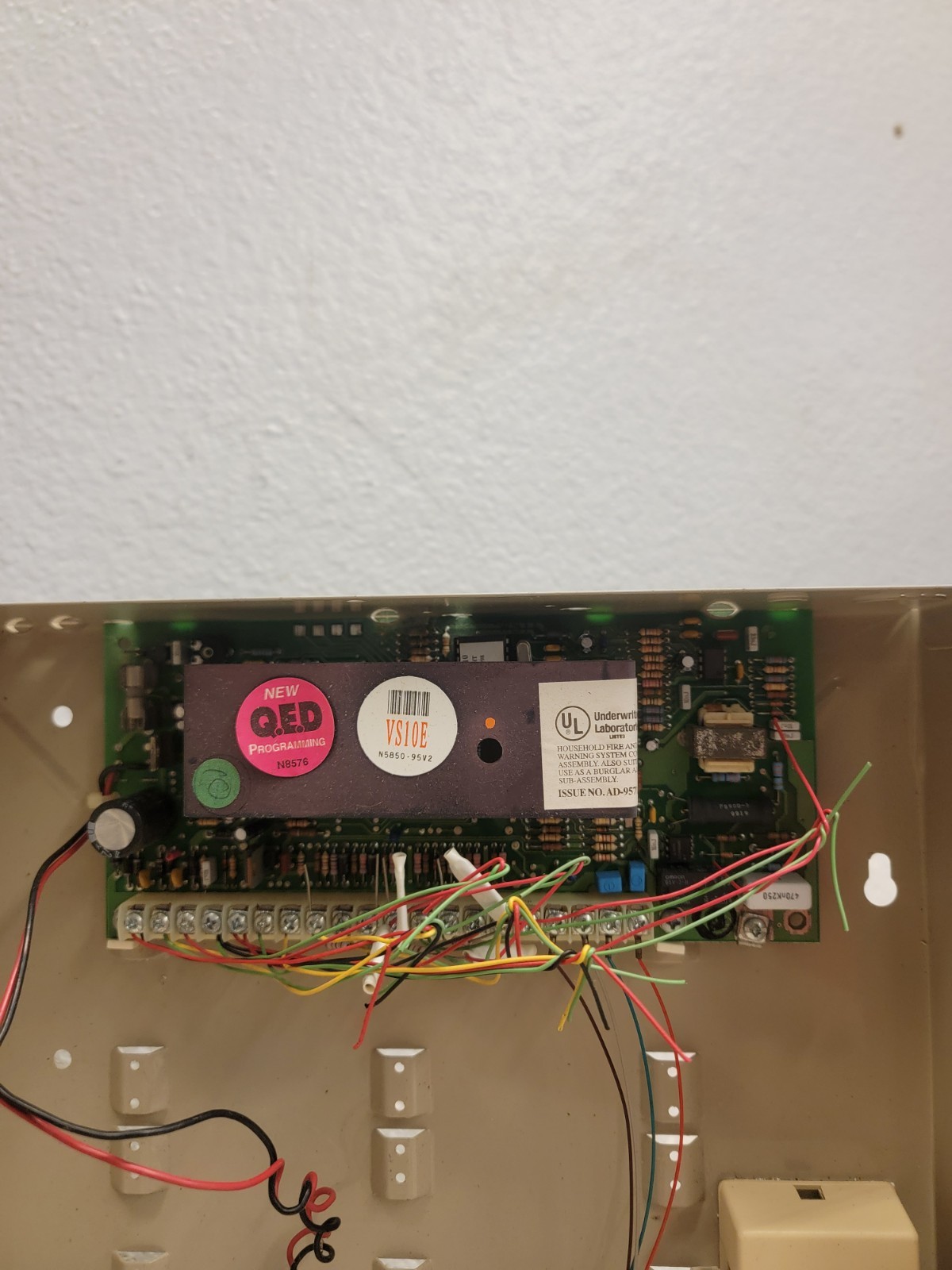ADEMCO Honeywell VISTA-10SE in Enclosure w/ Rocket Battery ES 4-12