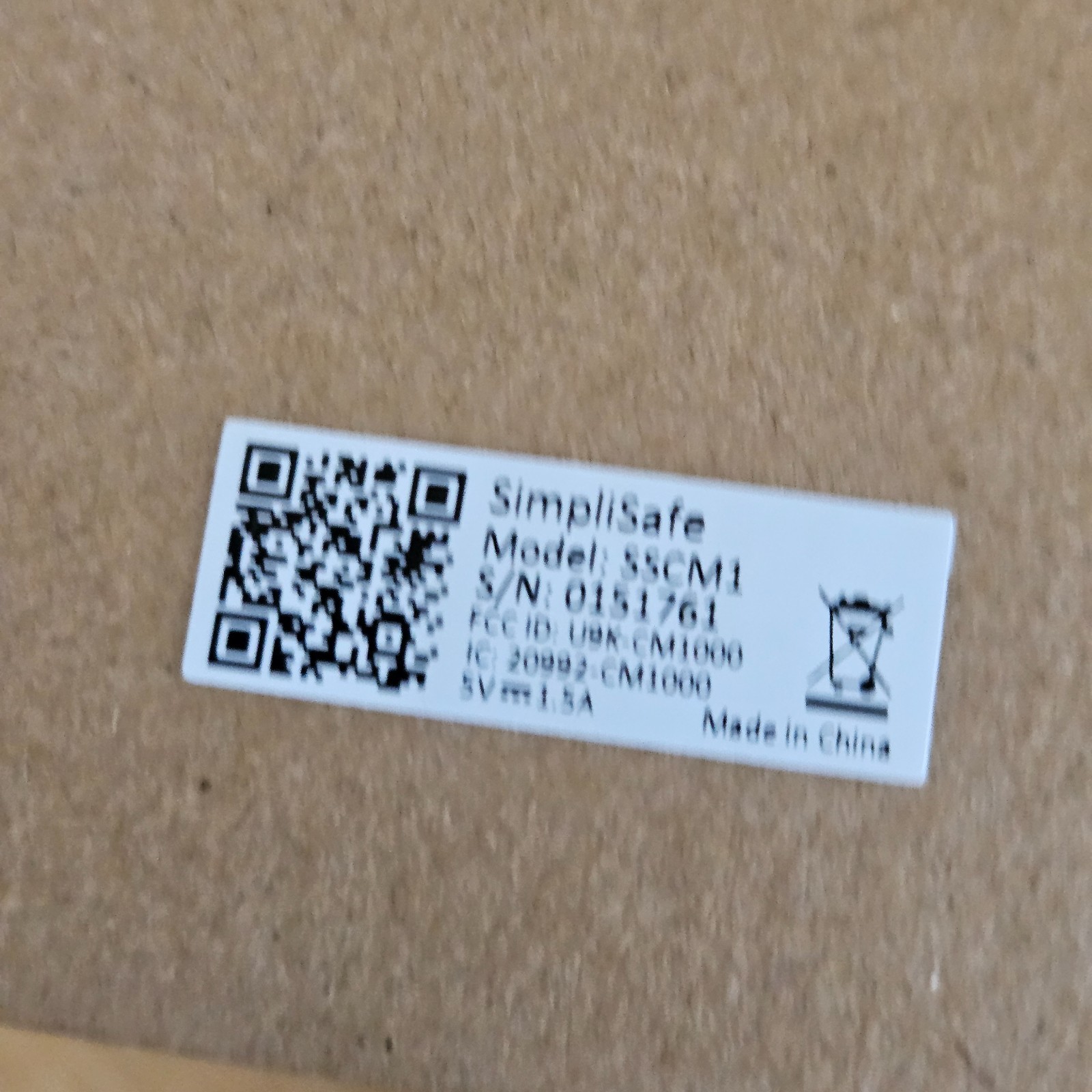 SimpliSafe Indoor Camera Wi-Fi HD Security Camera SSCM1 + Wall Charger